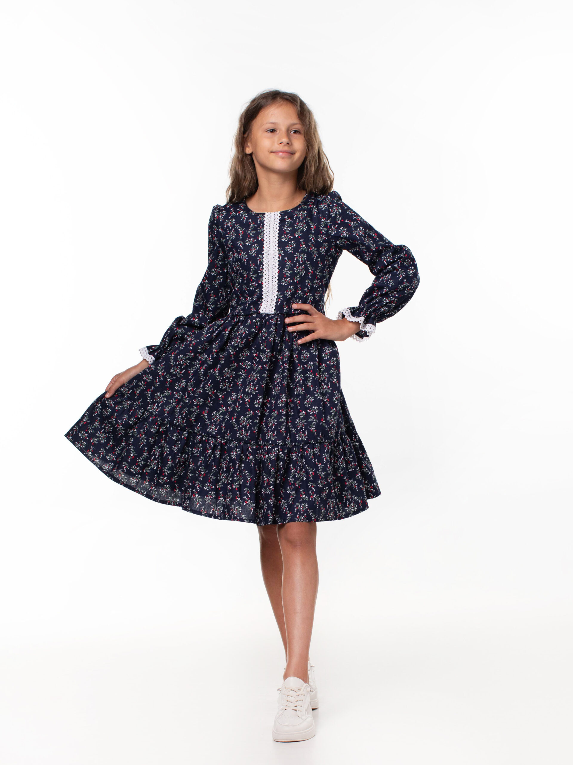 Платье детское из хлопка с кружевом