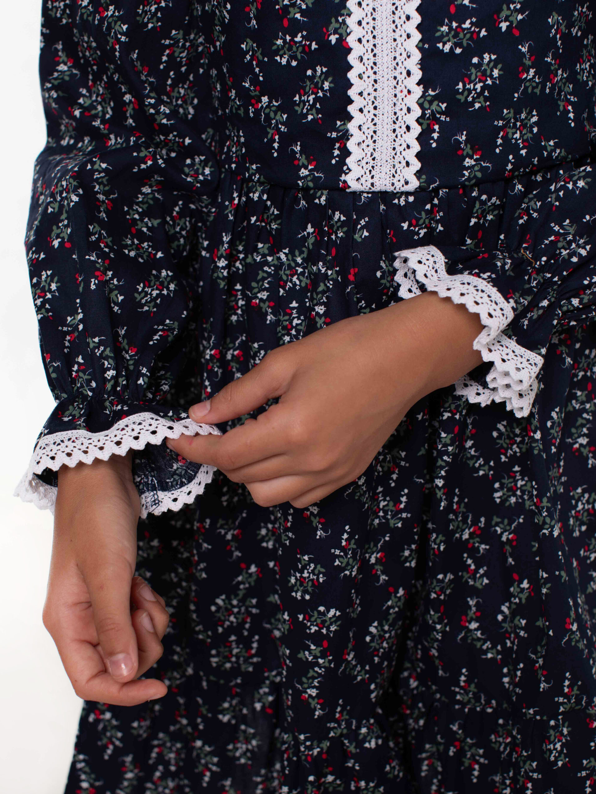 Платье детское из хлопка с кружевом — изображение 9