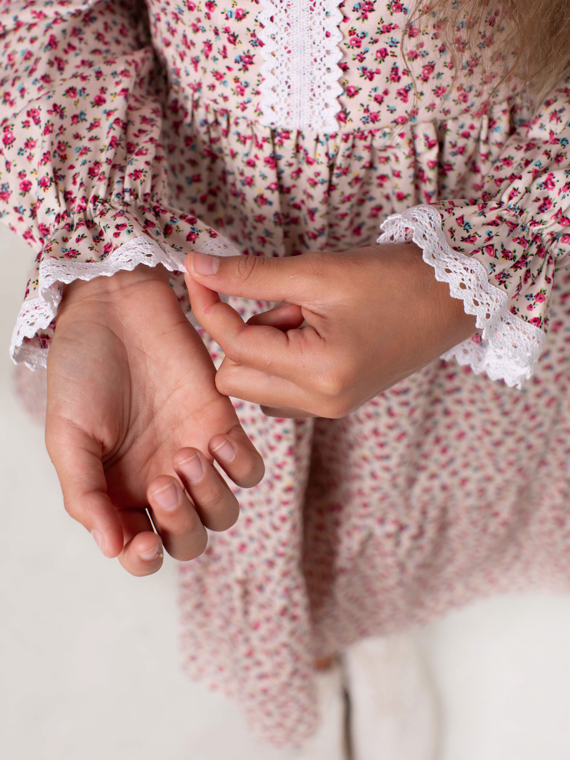 Платье детское из хлопка с кружевом — изображение 12